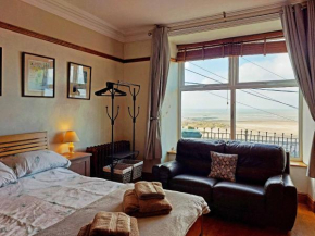 High View Studio with terrace & sea views